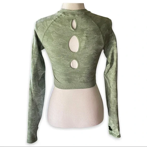 GYMSHARK Crop Top Sage Green - Picture 4 of 6